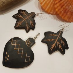 Indonéz stílusú fa ékszerszett  5 cm-es