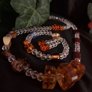 Borostyán és kristály nyaklánc + fülbevaló + karkötő /227/