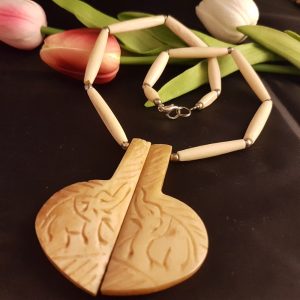 Kézzel faragott Art deco csont gyöngysor /777/