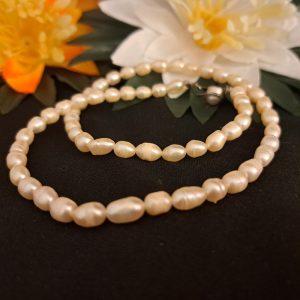 Édesvízi tenyésztett gyöngy nyaklánc.