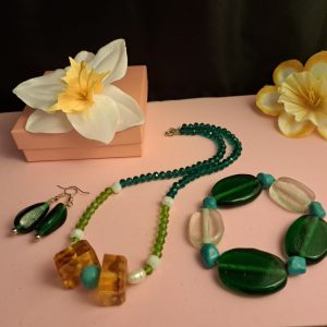 Borostyán, igazgyöngy és  Türkinit nyaklánc + fülbevaló + karkötő
