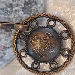 Magyar Motívumokkal Díszített Medál 4 cm-es