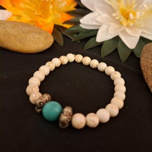 Howlit  karkötő. 0,6 cm-es.