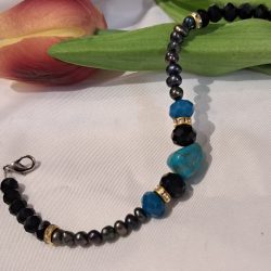 Türkinit, édesvízi gyöngy és kristály karkötő 999/