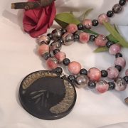 Magnetit és porcelán nyaklánc és karkötő.