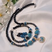 Türkinit, kristály és édesvízi gyöngy nyaklánc, fülbevaló és karkötő szett