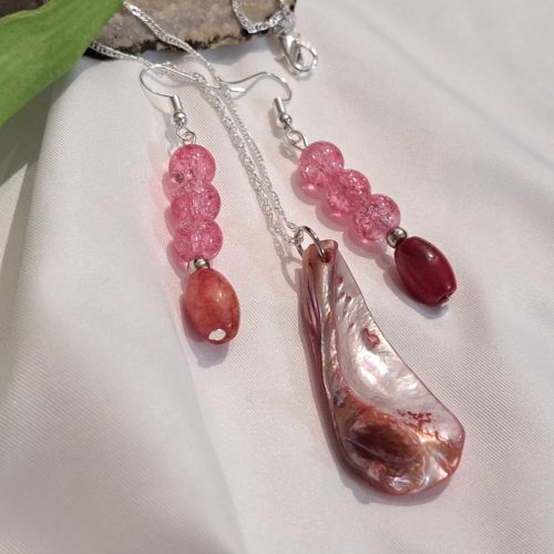 Kristály, Korall és gyöngyház fülbevaló medál és nyaklánc 